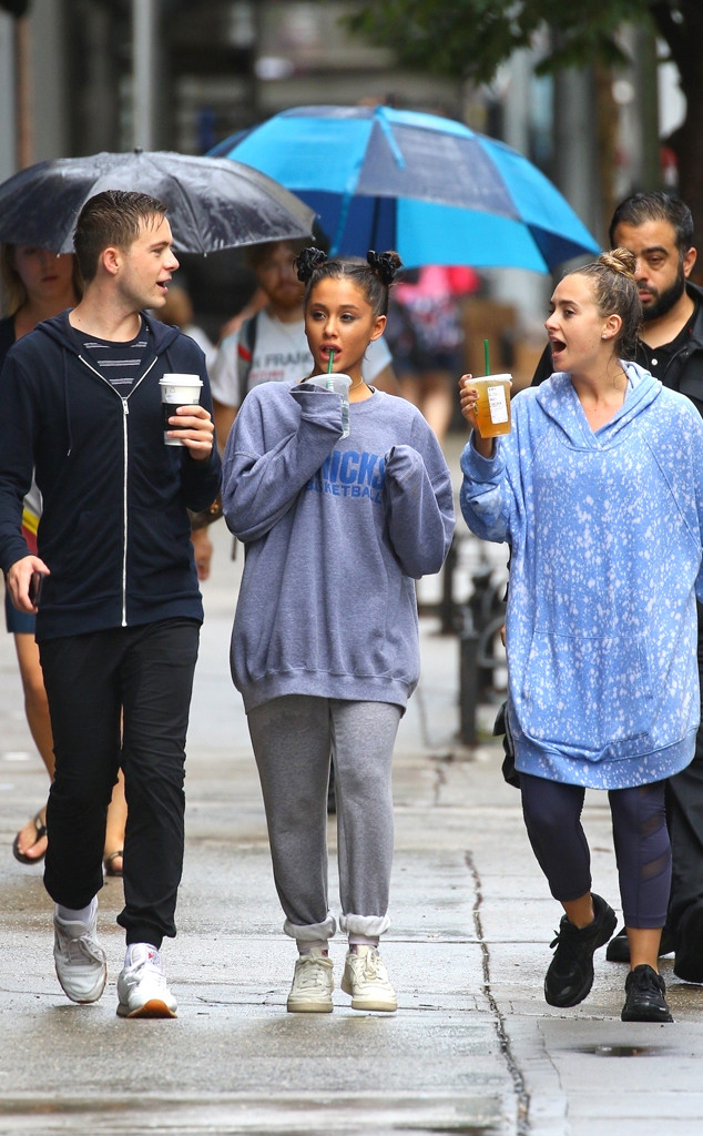 Ariana Grande Seen For First Time Since Mac Miller S Death Daily Mail Online